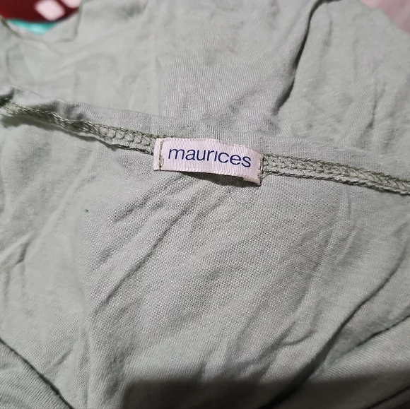 🌿 Maurices Sage Green Twist Front Top – Size Small 🌿 - Picture 2 of 3